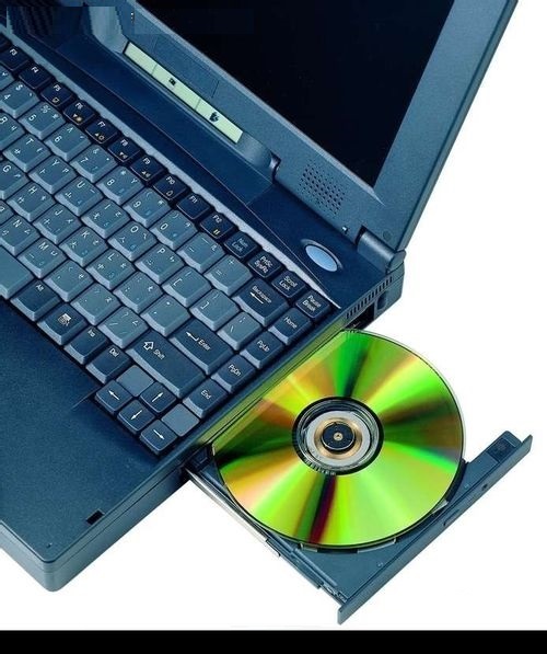 光盘安装电脑系统第一启动盘设置教程