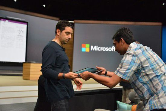 微软发布笔记本全新产品Surface Book图片赏集