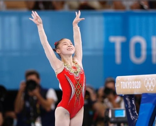 中国第32金诞生了，体操女子平衡木管晨辰夺得冠军
